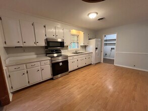 14300 Branding Iron Rd in Chesterfield, VA - Building Photo - Building Photo