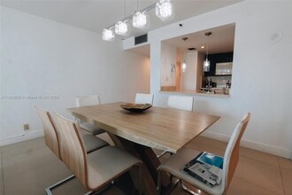 1717 N Bayshore Dr, Unit A-1253 in Miami, FL - Foto de edificio - Building Photo