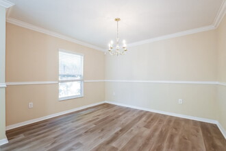 2335 Kingscrest Cir in Apopka, FL - Building Photo - Building Photo