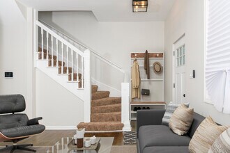 429 W 102nd Pl in Chicago, IL - Building Photo - Building Photo