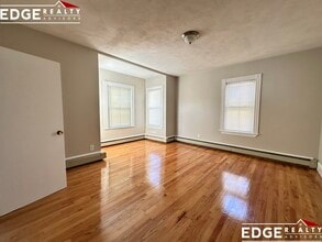 315 Warren St in Waltham, MA - Building Photo - Building Photo