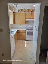 7604-7629 29 Ave NW in Edmonton, AB - Building Photo