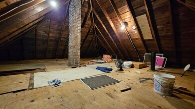 52 Greycliff Rd, Unit 1 in Boston, MA - Foto de edificio - Building Photo