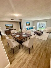 1740 NW 60th Ave in Sunrise, FL - Building Photo - Building Photo