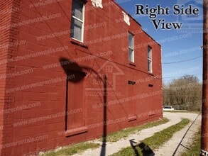 414 W Bockman Way in Sparta, TN - Building Photo - Building Photo