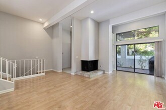 1560 Michael Ln in Los Angeles, CA - Building Photo - Building Photo