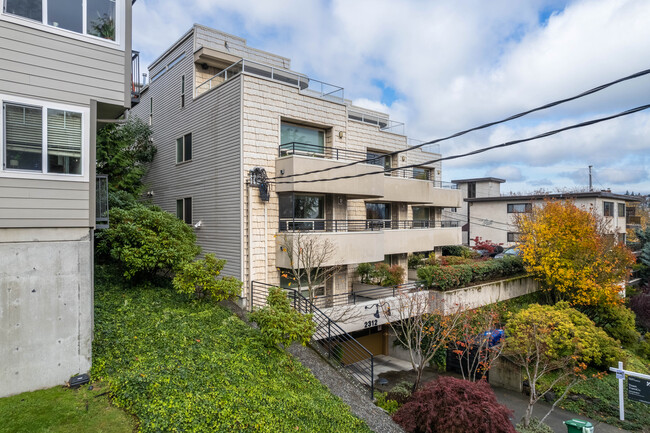 West Boston Heights in Seattle, WA - Foto de edificio - Building Photo