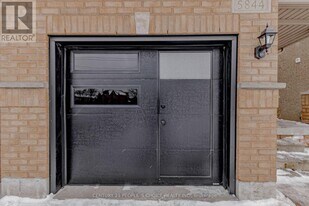 5844 Gant Crescent in Mississauga, ON - Building Photo