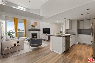 12773 Caswell Ave in Los Angeles, CA - Building Photo - Building Photo