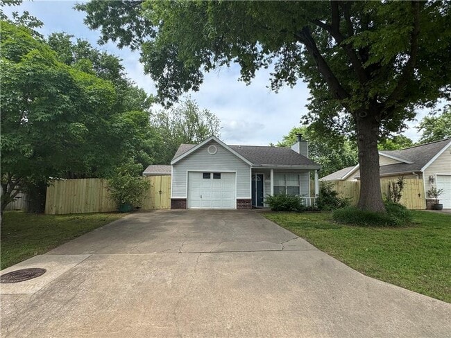 property at 462 Mimosa Ln