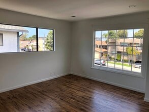 1460 Manhattan Beach Blvd, Unit E in Manhattan Beach, CA - Building Photo - Building Photo