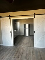 112 Wheeler Ave, Unit 1 in Center, TX - Building Photo