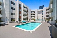 Masselin Park West in Los Angeles, CA - Foto de edificio - Building Photo