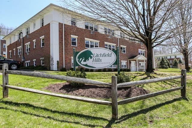 15 Fordyce Ct in New Milford, CT - Building Photo