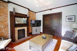 2257 Summit St in Columbus, OH - Foto de edificio - Building Photo