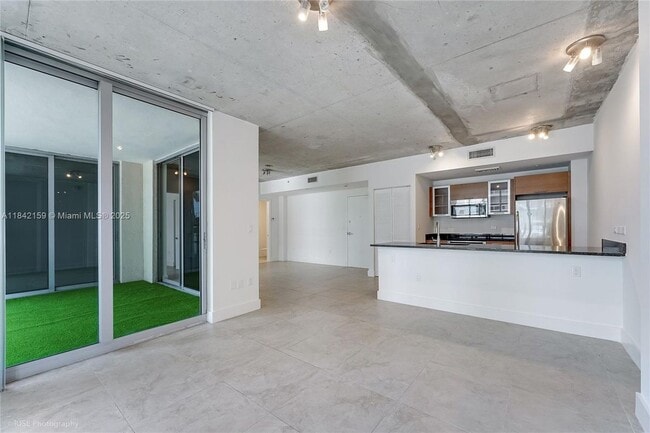 3451 NE 1st Ave in Miami, FL - Building Photo - Building Photo