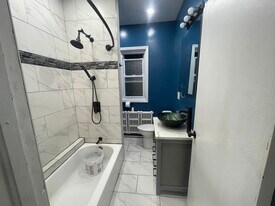 22 Kent St, Unit Apt 2 - Flr 2 in Albany, NY - Building Photo