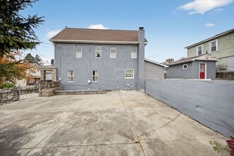 2035 Delaware St in Dunmore, PA - Building Photo - Building Photo