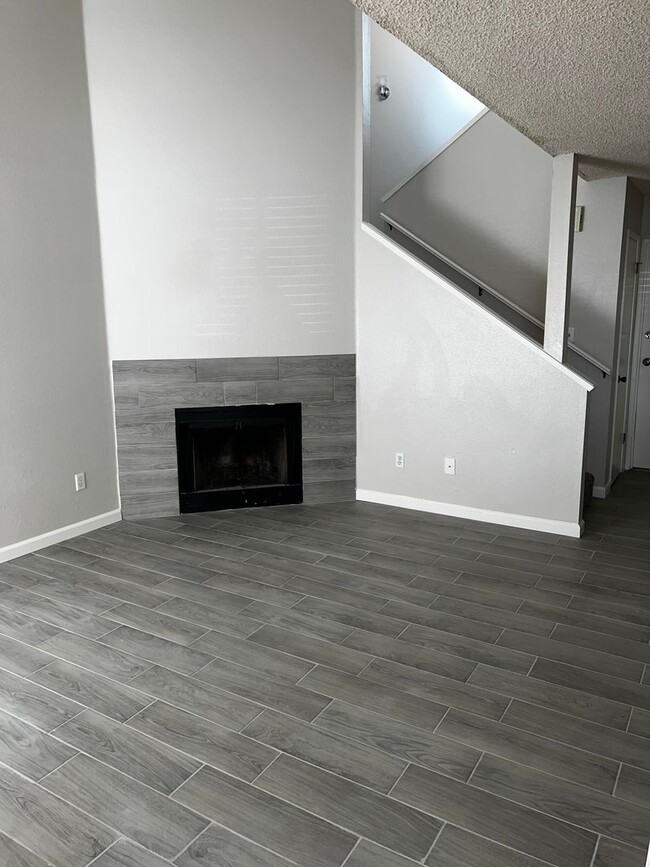 property at 817 Quail Ln