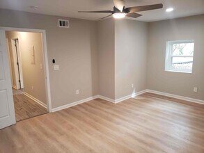 5112 Miller Rd SW, Unit Bedroom in Lilburn, GA - Building Photo - Building Photo