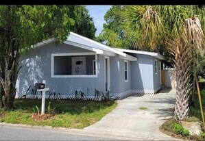 515 N 7th St in Haines City, FL - Building Photo