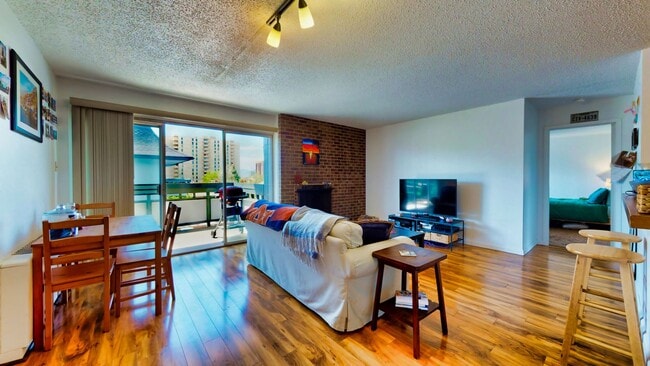 555 E 10th Ave in Denver, CO - Foto de edificio - Building Photo