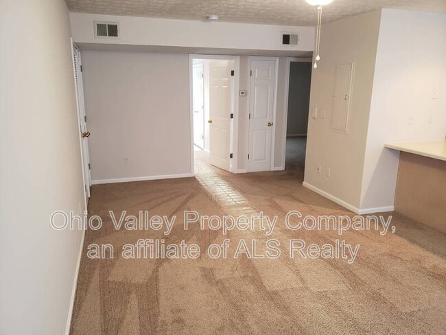 1116 Herr Ln in Louisville, KY - Building Photo - Building Photo