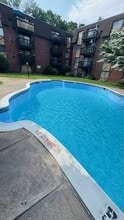 1274 E Main St, Unit D10 in Meriden, CT - Building Photo - Building Photo