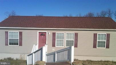 81 Westminster Dr in Front Royal, VA - Building Photo