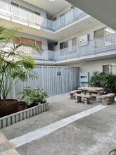 8939 Cadillac Ave in Los Angeles, CA - Building Photo - Building Photo