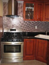 27-16 41st Ave, Unit 3B in Queens, NY - Building Photo - Building Photo