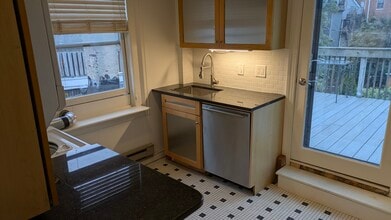 1410 Park Ave, Unit 3rd Floor in Baltimore, MD - Foto de edificio - Building Photo