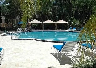 Cypress Pointe at Lake Orlando in Orlando, FL - Building Photo - Building Photo