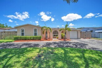 9200 SW 54th St in Cooper City, FL - Building Photo - Building Photo
