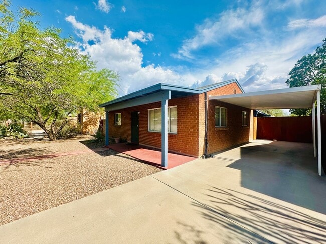 property at 1320 E Water St