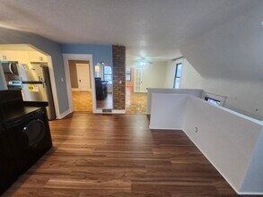 796 Larpenteur Ave W, Unit Upper in St. Paul, MN - Building Photo - Building Photo