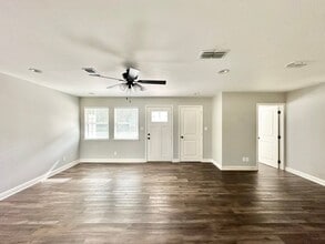 300 Pecan St in Gilmer, TX - Building Photo - Building Photo