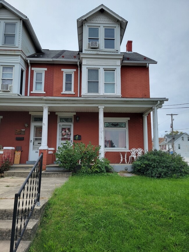 property at 202 S Home Ave