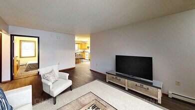 3506 S Sertoma Ave in Sioux Falls, SD - Building Photo - Building Photo
