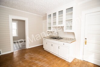 5805 Lansing Ave-Unit -Down in Cleveland, OH - Building Photo - Building Photo