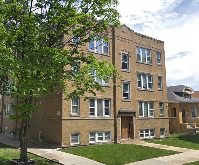 property at 2957 N Parkside Ave