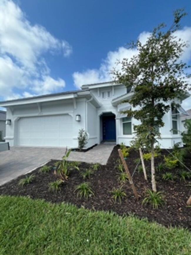 15713 Trieste Ln in Naples, FL - Building Photo - Building Photo