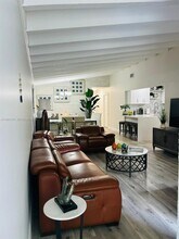 7039 SW 115th Pl in Miami, FL - Building Photo - Building Photo