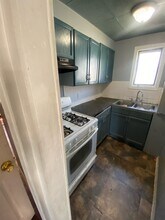 67 Clark St, Unit 2nd in New Bedford, MA - Foto de edificio - Building Photo