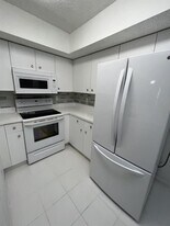 5540 NW 61st St in Coconut Creek, FL - Building Photo