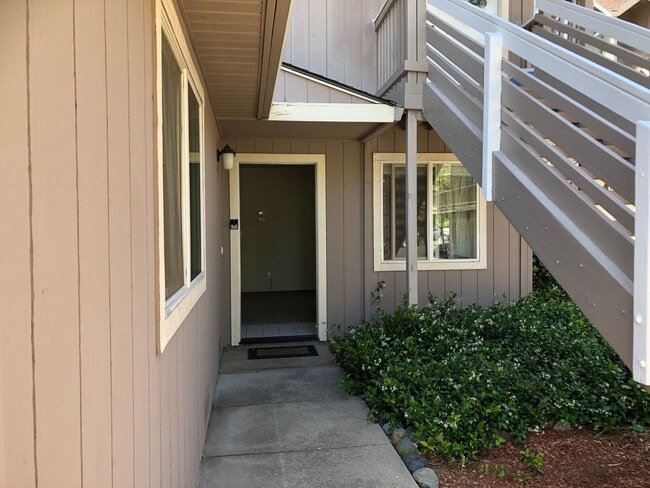 property at 1326-1328 Oak Ridge Dr