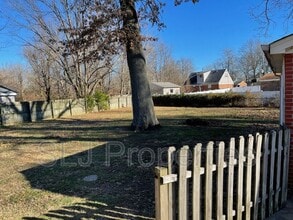 9913 Lochwick Way in Louisville, KY - Building Photo - Building Photo