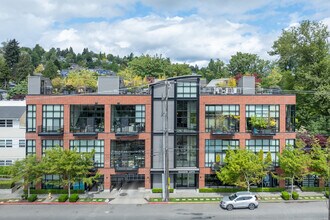 2914 E Madison St in Seattle, WA - Foto de edificio - Building Photo