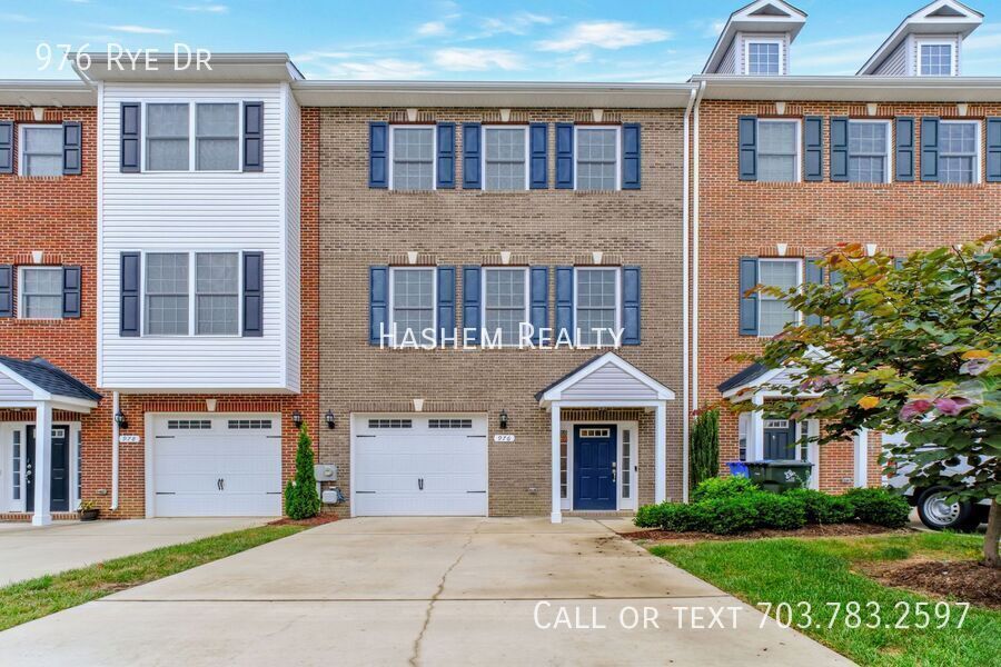 976 Rye Dr in La Plata, MD - Building Photo