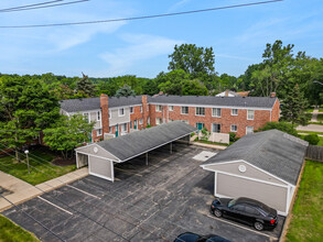 Woodmar Apartments in Lansing, MI - Foto de edificio - Building Photo